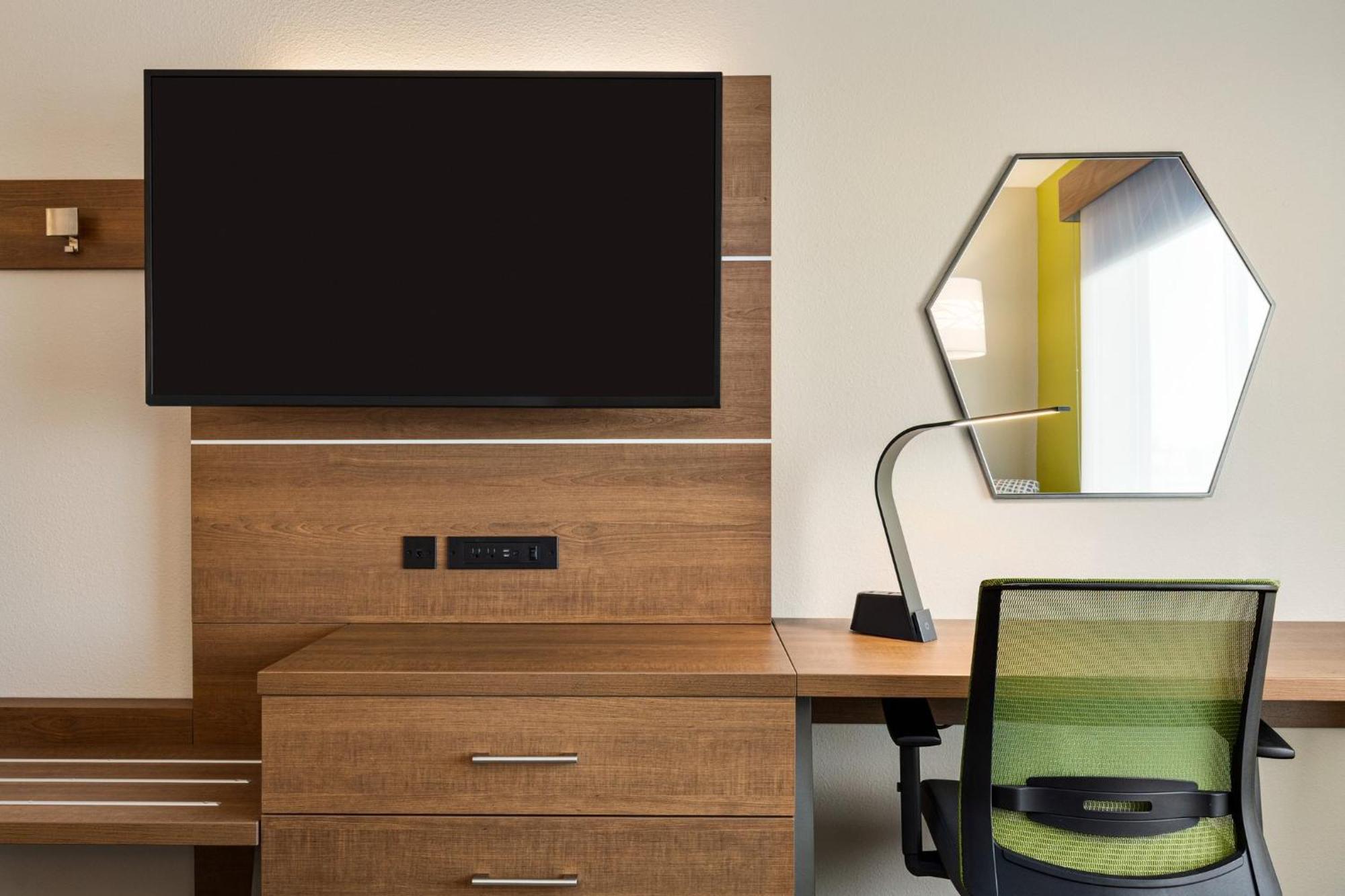 Holiday Inn Express & Suites Hayward - Castro Valley By Ihg Екстер'єр фото