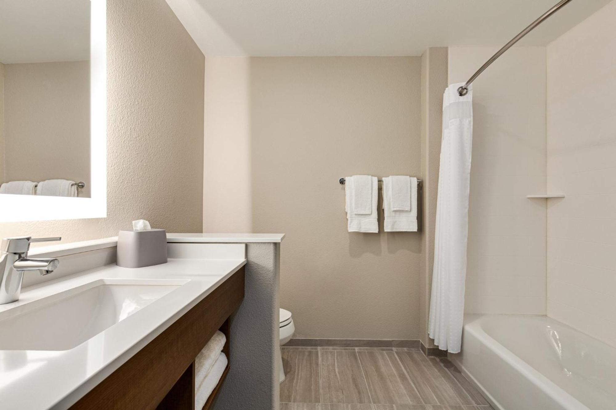 Holiday Inn Express & Suites Hayward - Castro Valley By Ihg Екстер'єр фото